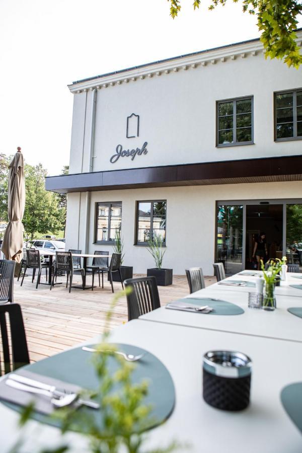 Bruckneudorf Hotel Restaurant Joseph מראה חיצוני תמונה